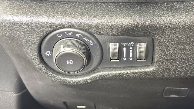 2022 Bright White Clearcoat Chrysler Pacifica Pinnacle AWD Van
