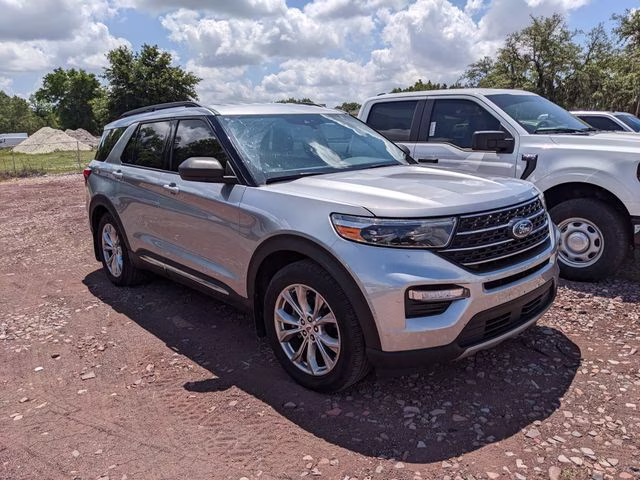 2020 Silver Metallic Ford Explorer XLT RWD SUV