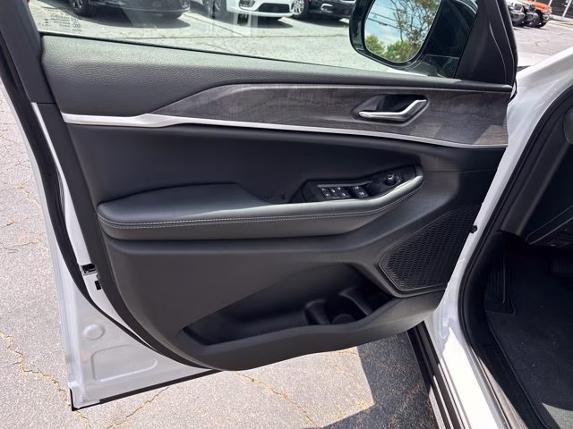 2026 Bright White Clearcoat Jeep Grand Cherokee L Laredo Altitude RWD SUV