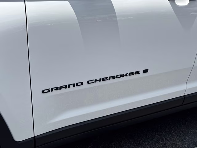 2026 Bright White Clearcoat Jeep Grand Cherokee L Laredo Altitude RWD SUV