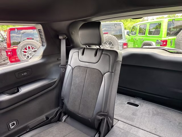 2026 Bright White Clearcoat Jeep Grand Cherokee L Laredo Altitude RWD SUV