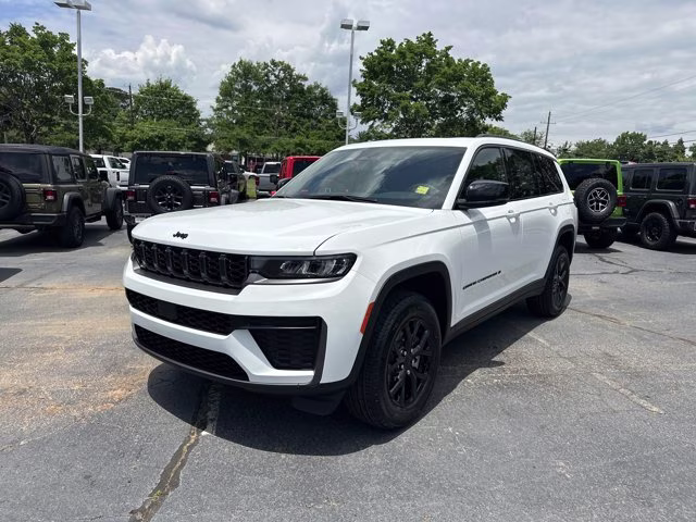 2026 Bright White Clearcoat Jeep Grand Cherokee L Laredo Altitude RWD SUV