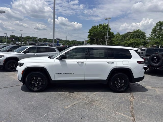 2026 Bright White Clearcoat Jeep Grand Cherokee L Laredo Altitude RWD SUV