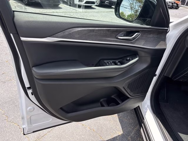 2026 Bright White Clearcoat Jeep Grand Cherokee L Laredo Altitude RWD SUV
