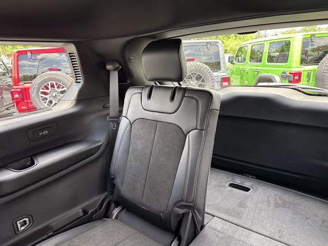 2026 Bright White Clearcoat Jeep Grand Cherokee L Laredo Altitude RWD SUV