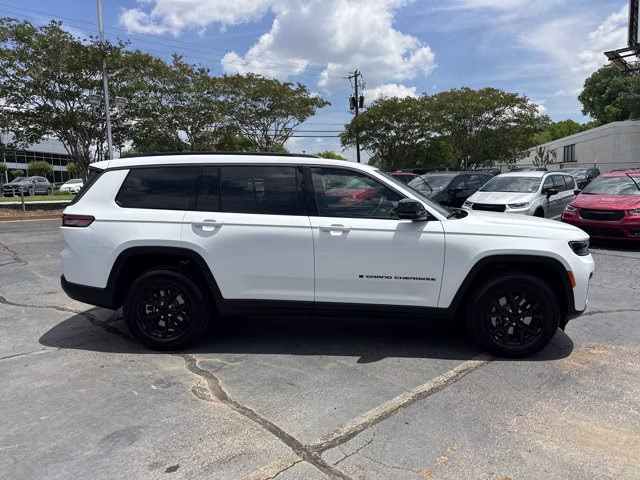 2026 Bright White Clearcoat Jeep Grand Cherokee L Laredo Altitude RWD SUV