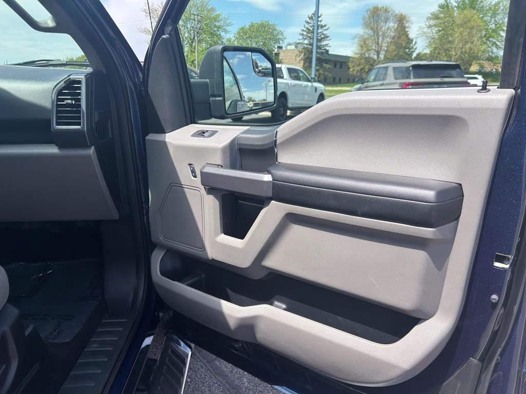 2019 Blue Jeans Metallic Ford F-150 XLT w/Chrome Appearance Pkg 4X4 Truck