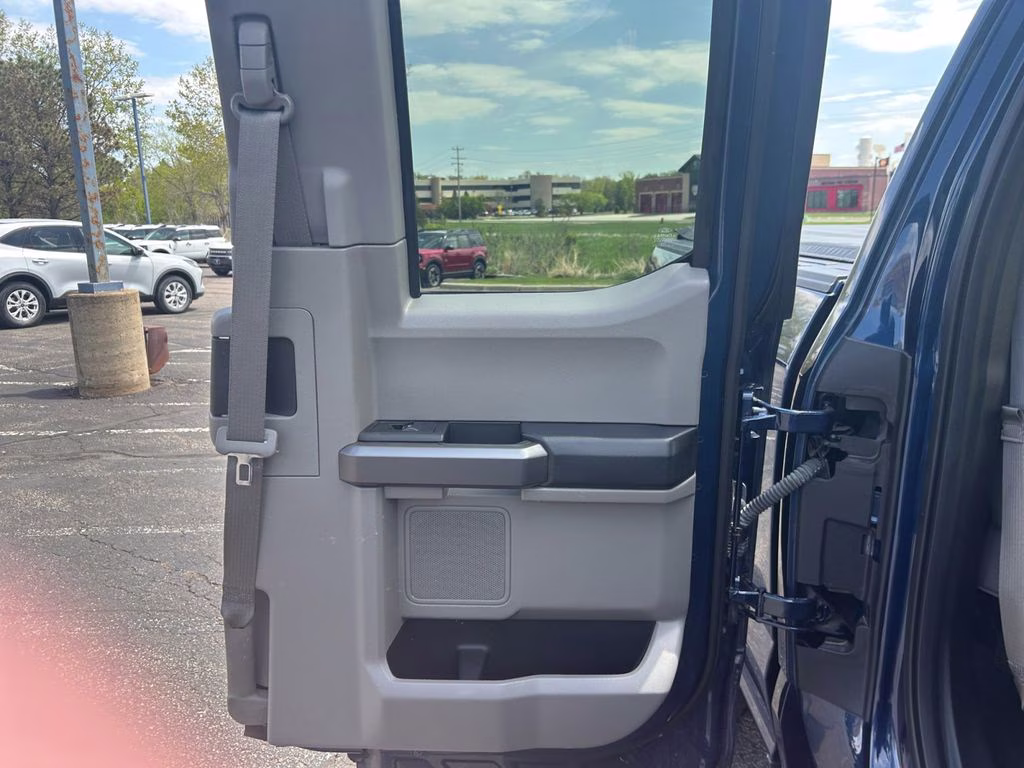 2019 Blue Jeans Metallic Ford F-150 XLT w/Chrome Appearance Pkg 4X4 Truck