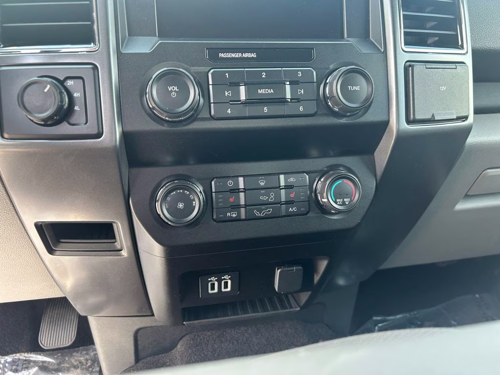 2019 Blue Jeans Metallic Ford F-150 XLT w/Chrome Appearance Pkg 4X4 Truck