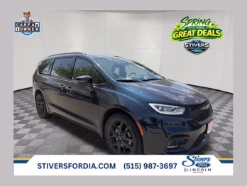 2023 Fathom Blue Pearlcoat Chrysler Pacifica Limited AWD Van