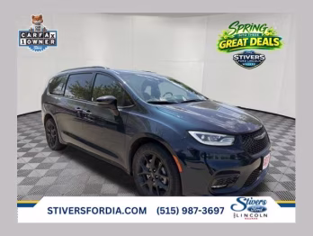 2023 Fathom Blue Pearlcoat Chrysler Pacifica Limited AWD Van