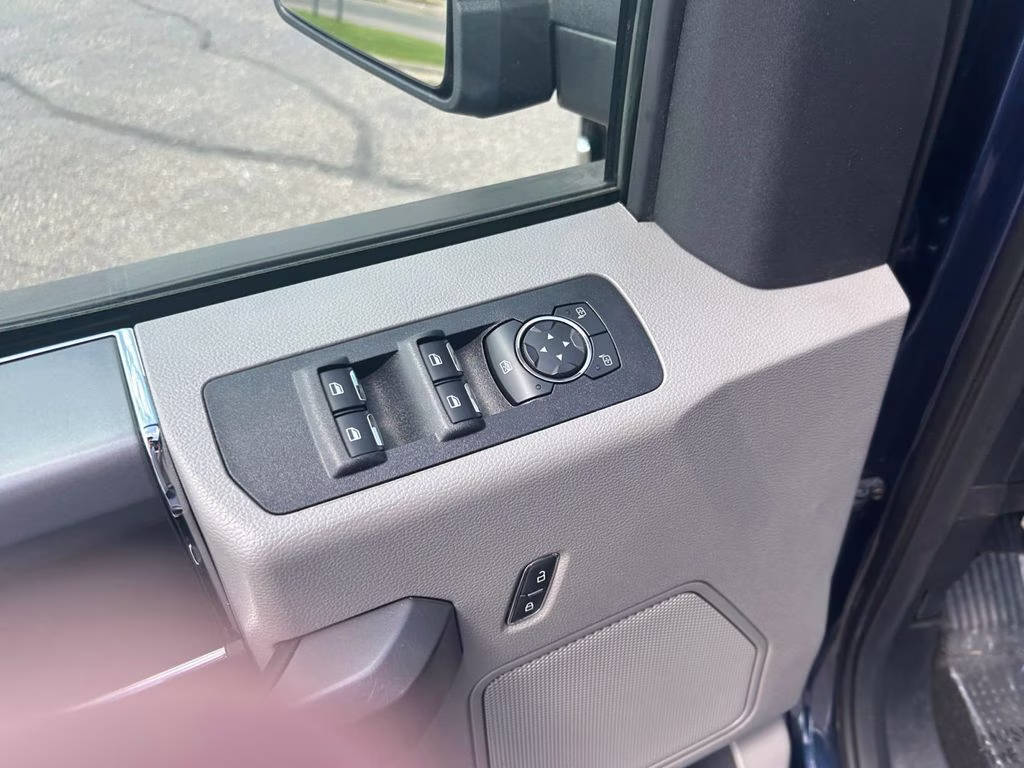 2019 Blue Jeans Metallic Ford F-150 XLT w/Chrome Appearance Pkg 4X4 Truck