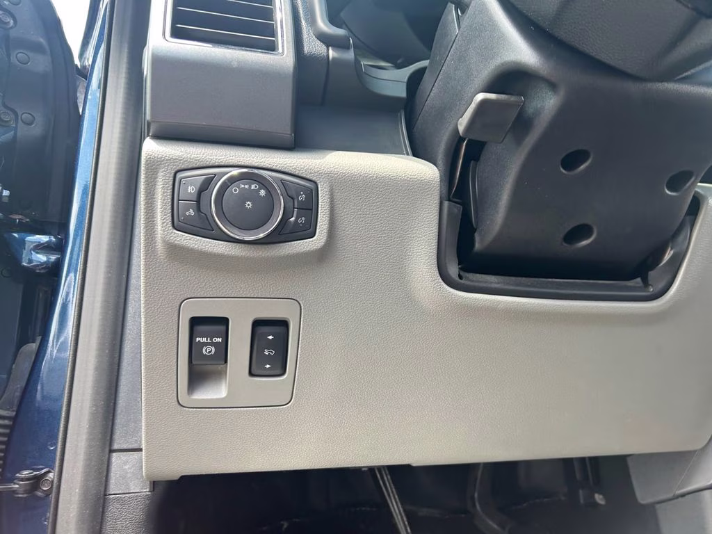 2019 Blue Jeans Metallic Ford F-150 XLT w/Chrome Appearance Pkg 4X4 Truck
