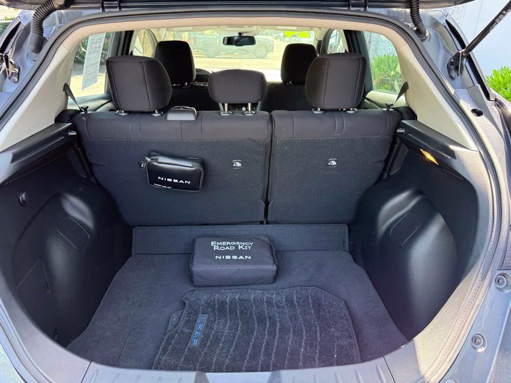 2024 Gun Metallic Nissan LEAF SV Plus FWD Hatchback