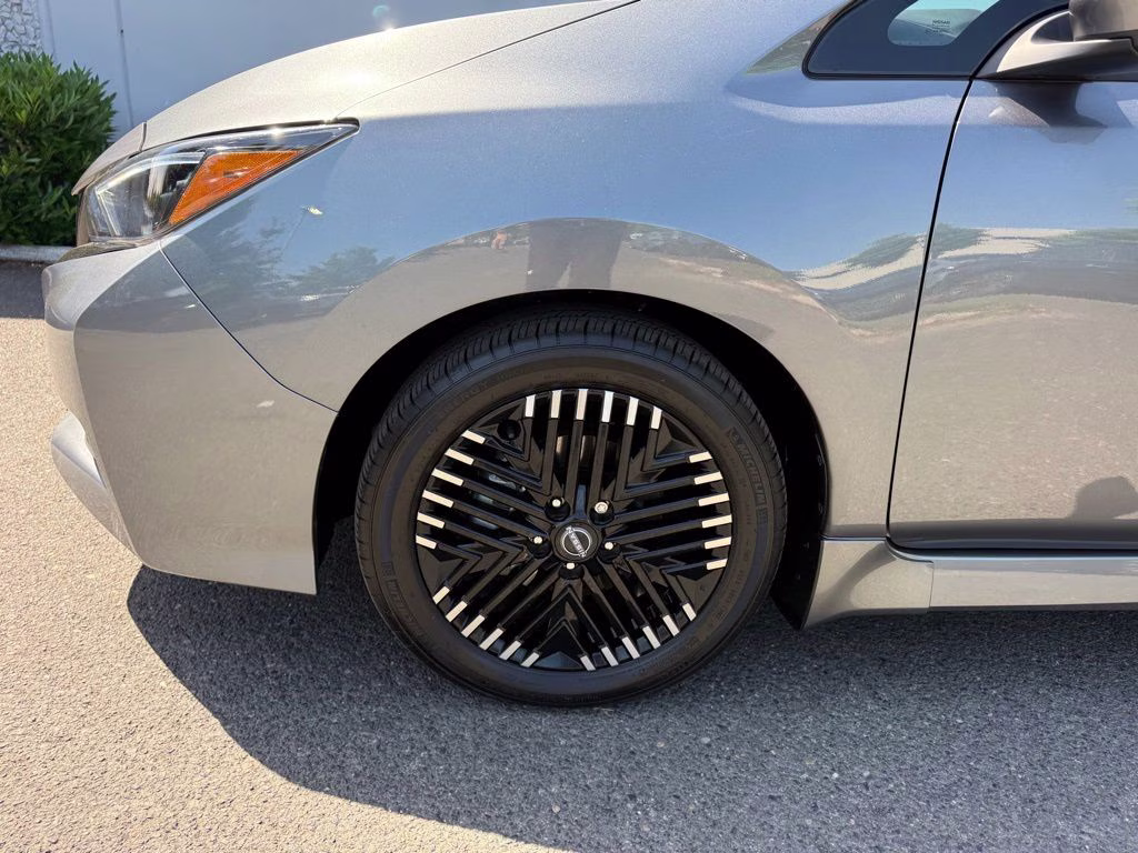 2024 Gun Metallic Nissan LEAF SV Plus FWD Hatchback