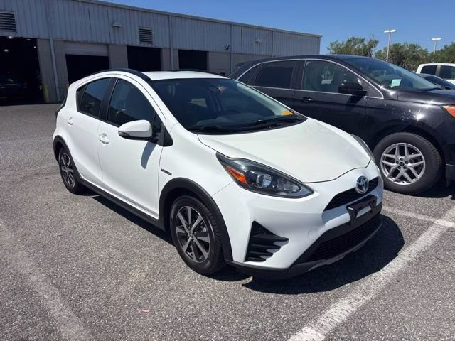 2018 Super White Toyota Prius c Two FWD Hatchback
