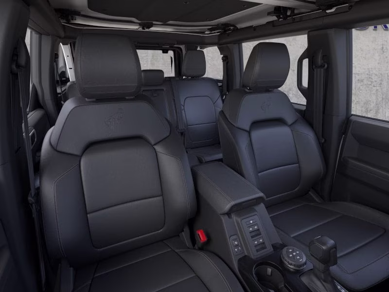 2026 Oxford White Ford Bronco Badlands 4X4 SUV