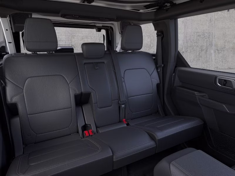 2026 Oxford White Ford Bronco Badlands 4X4 SUV