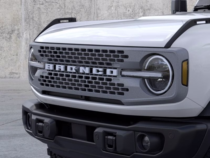 2026 Oxford White Ford Bronco Badlands 4X4 SUV