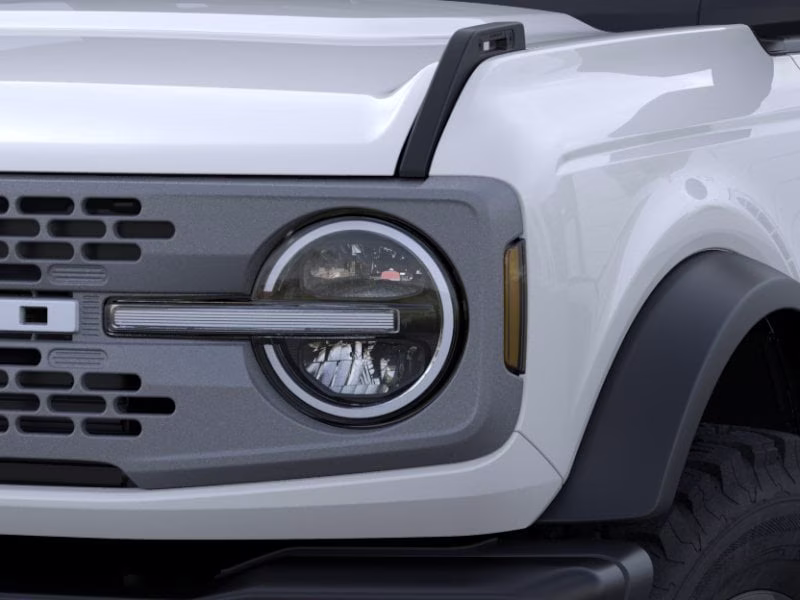 2026 Oxford White Ford Bronco Badlands 4X4 SUV