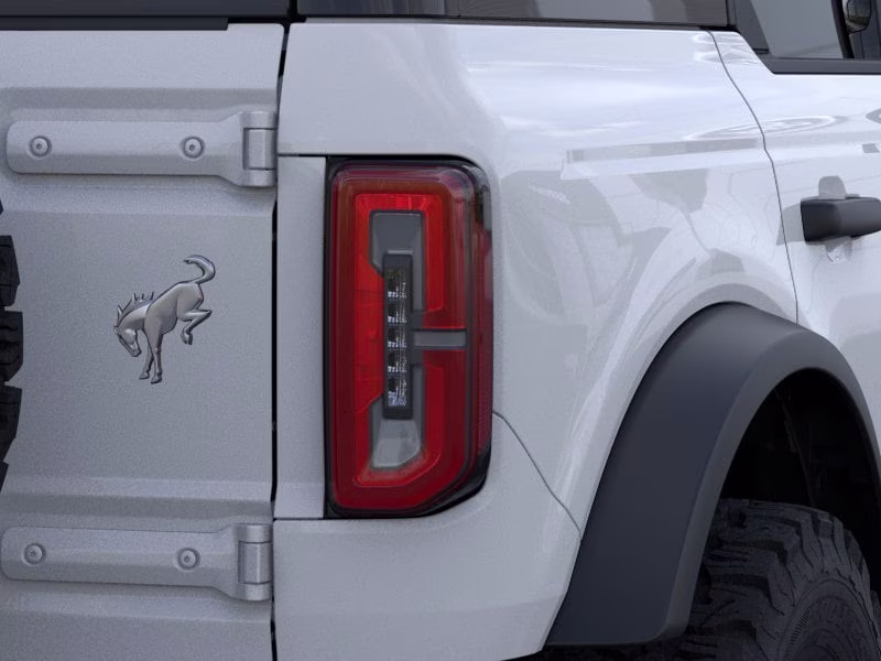 2026 Oxford White Ford Bronco Badlands 4X4 SUV