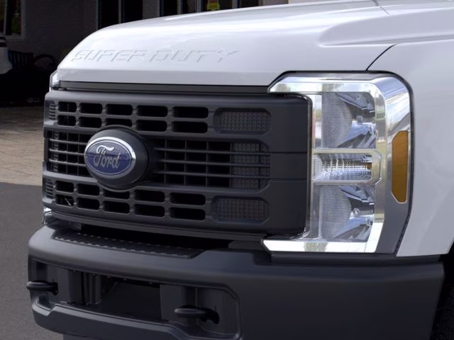 2026 Oxford White Ford Super Duty F-350 SRW XL 4X4 Truck