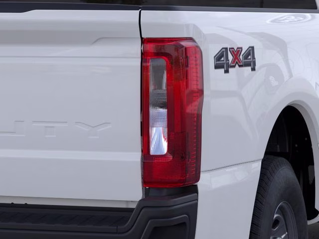 2026 Oxford White Ford Super Duty F-350 SRW XL 4X4 Truck