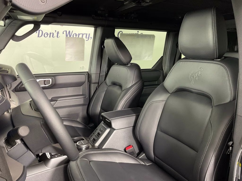 2026 Shadow Black Ford Bronco Outer Banks 4X4 SUV