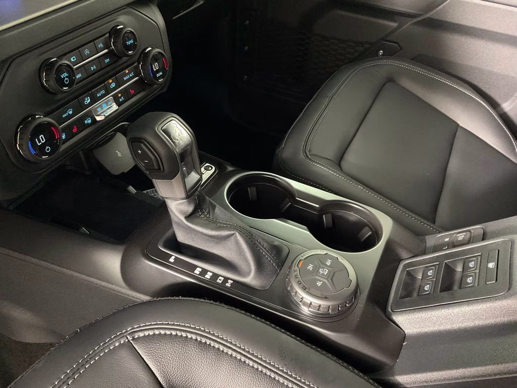 2026 Shadow Black Ford Bronco Outer Banks 4X4 SUV
