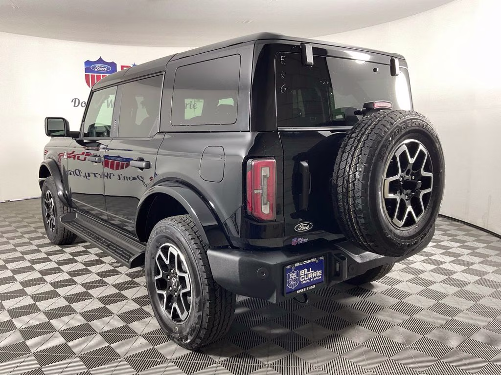 2026 Shadow Black Ford Bronco Outer Banks 4X4 SUV
