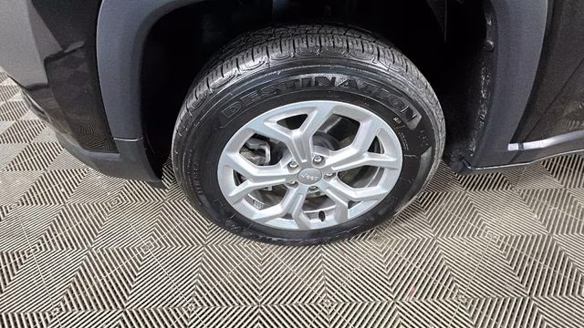 2024 Diamond Black Crystal Pearlcoat Jeep Compass Latitude 4X4 SUV