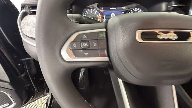 2024 Diamond Black Crystal Pearlcoat Jeep Compass Latitude 4X4 SUV