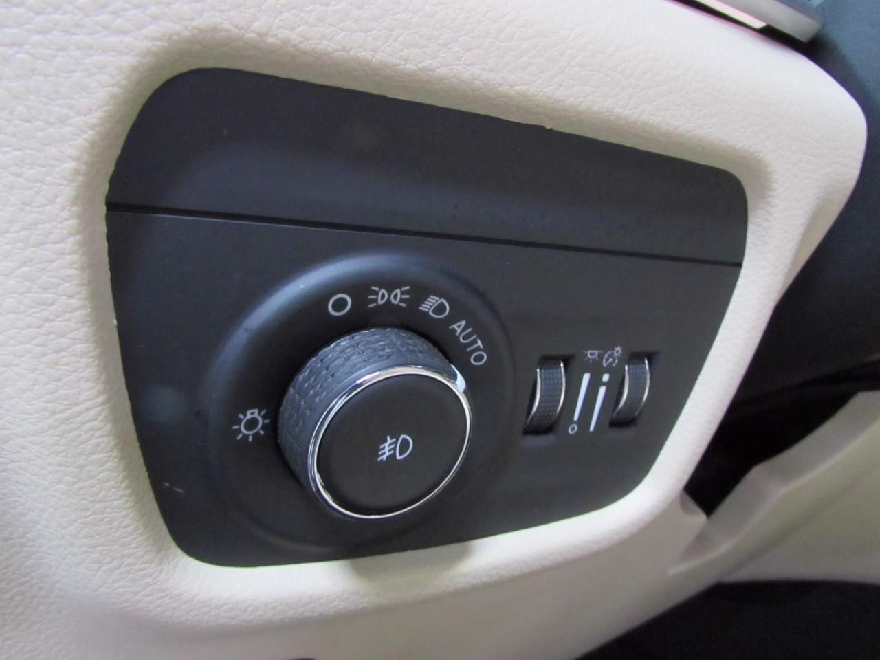 2021 Velvet Red Pearlcoat Jeep Grand Cherokee L Limited 4X4 SUV