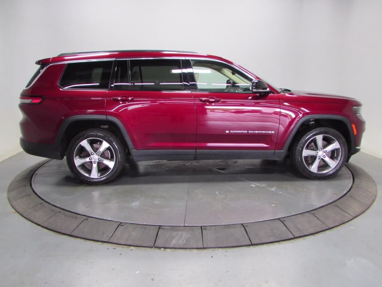 2021 Velvet Red Pearlcoat Jeep Grand Cherokee L Limited 4X4 SUV