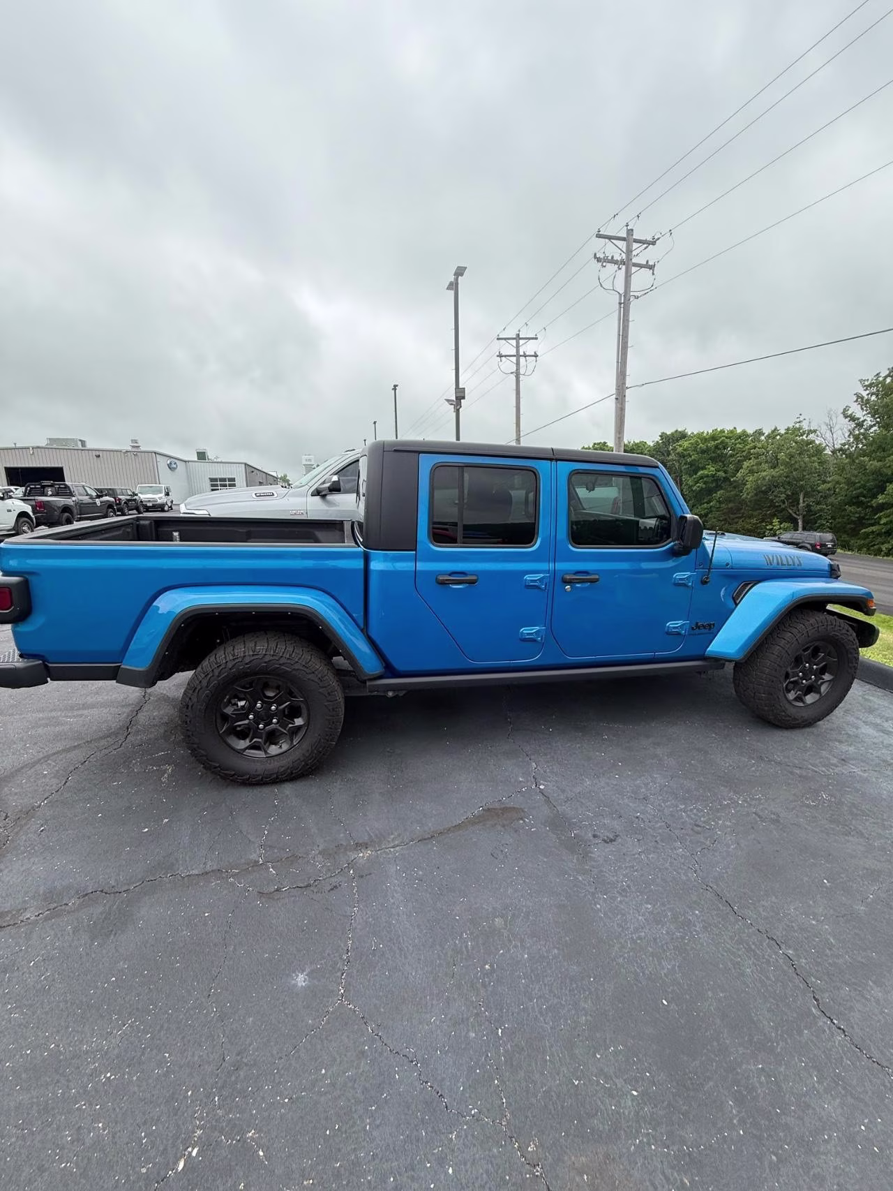 2023 BLUE Jeep Gladiator Willys 4X4 Truck