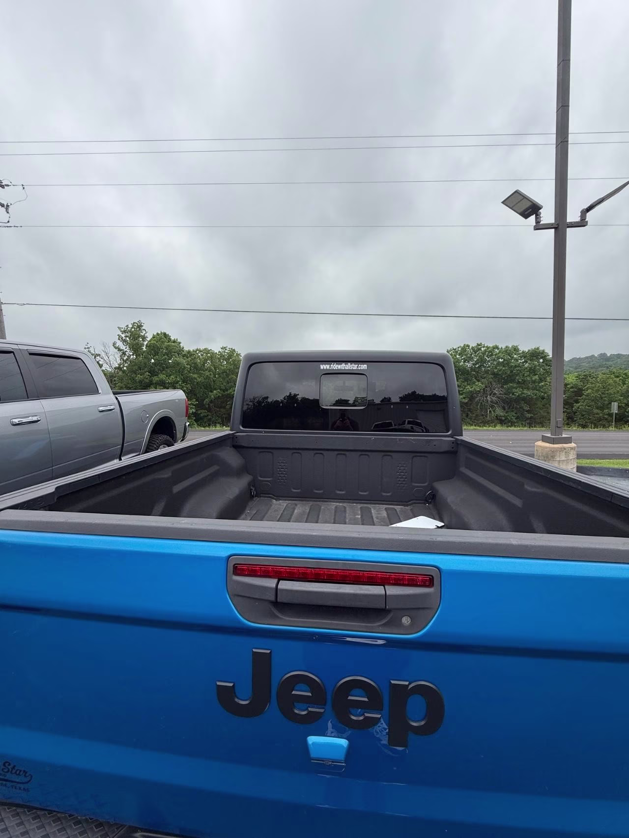 2023 BLUE Jeep Gladiator Willys 4X4 Truck