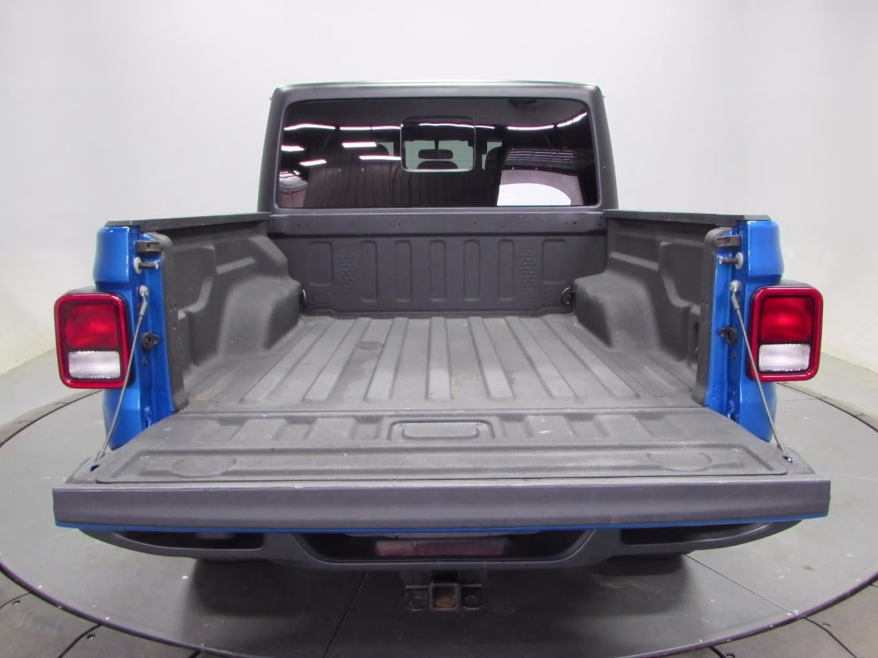 2023 Hydro Blue Pearlcoat Jeep Gladiator Willys 4X4 Truck