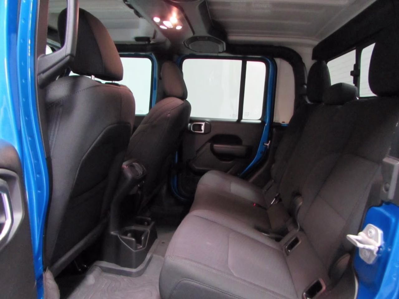 2023 Hydro Blue Pearlcoat Jeep Gladiator Willys 4X4 Truck