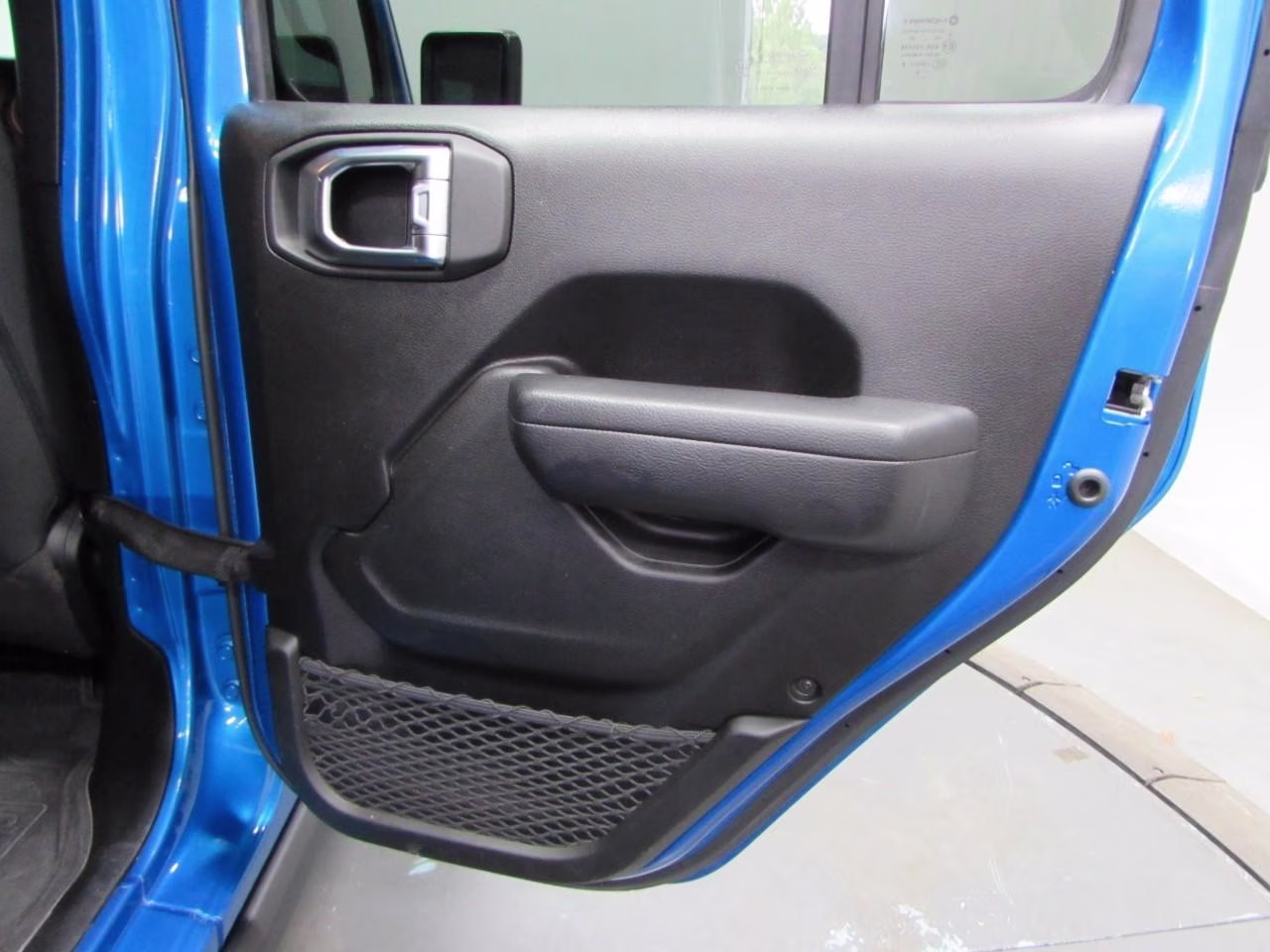 2023 Hydro Blue Pearlcoat Jeep Gladiator Willys 4X4 Truck