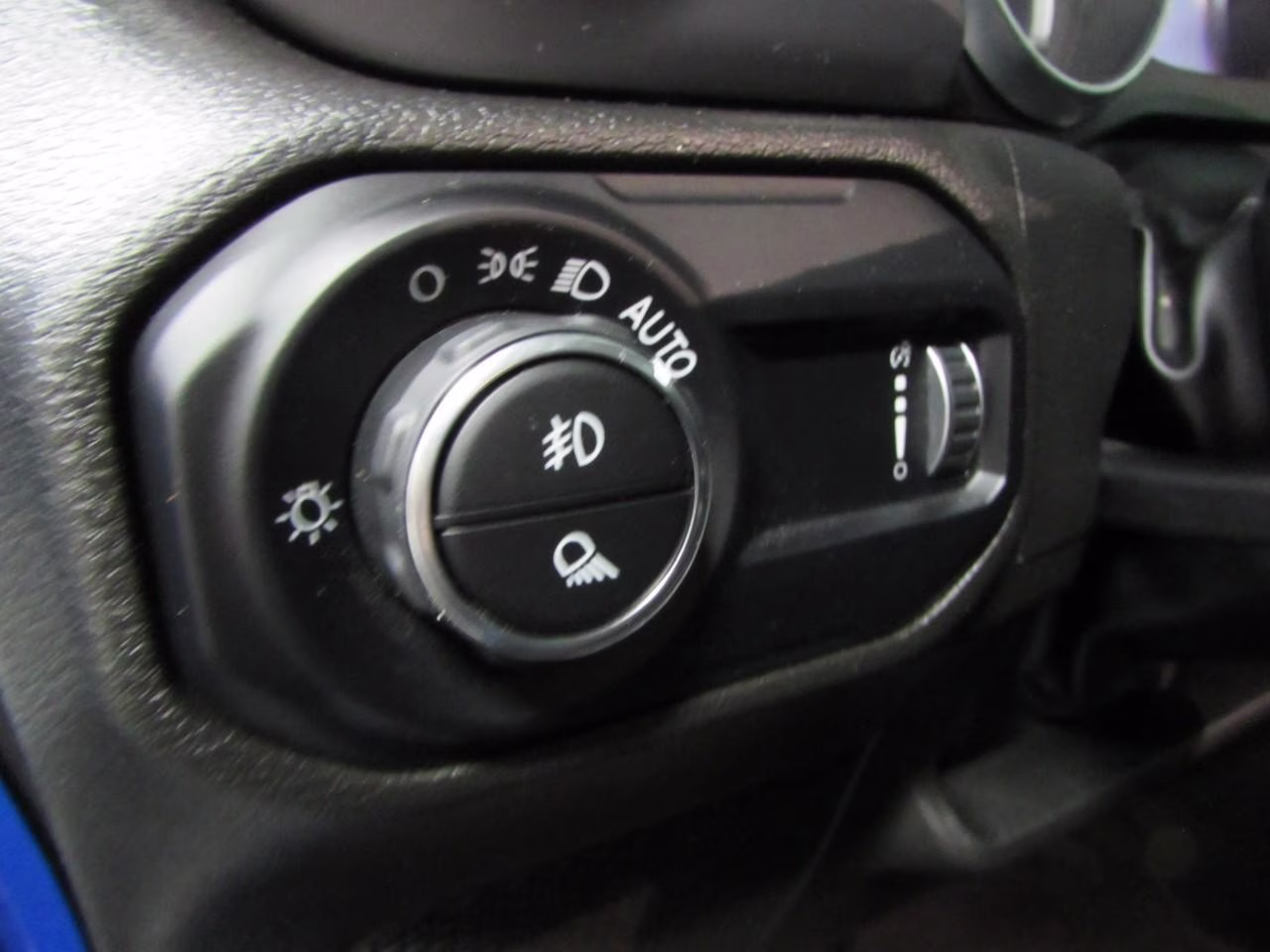 2023 Hydro Blue Pearlcoat Jeep Gladiator Willys 4X4 Truck