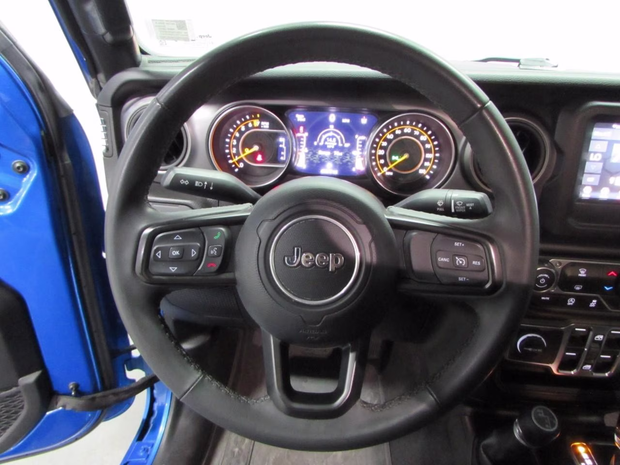 2023 Hydro Blue Pearlcoat Jeep Gladiator Willys 4X4 Truck