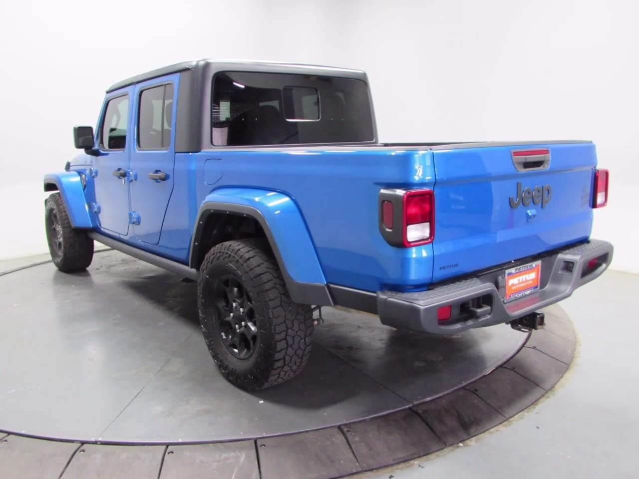 2023 Hydro Blue Pearlcoat Jeep Gladiator Willys 4X4 Truck
