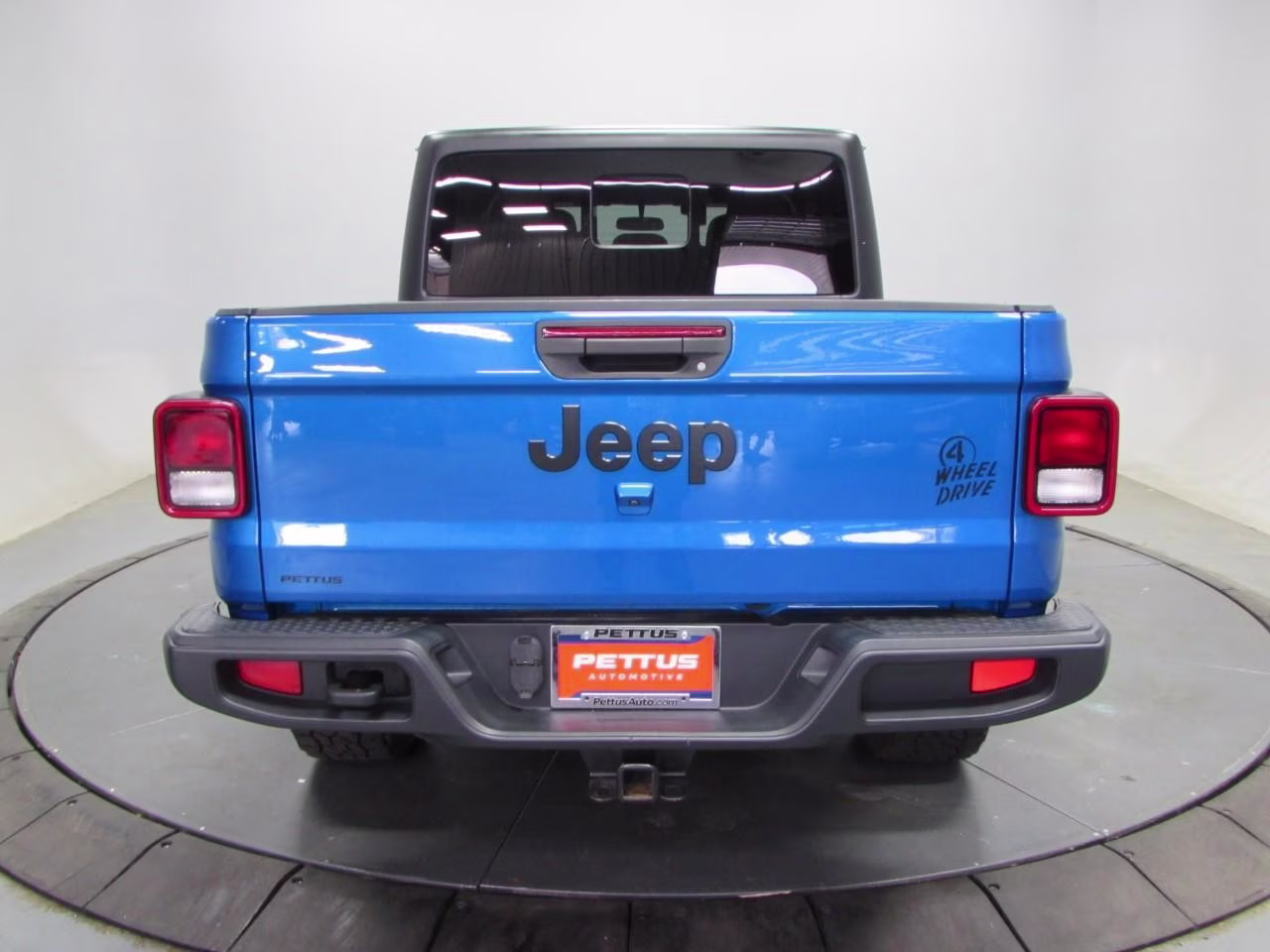 2023 Hydro Blue Pearlcoat Jeep Gladiator Willys 4X4 Truck