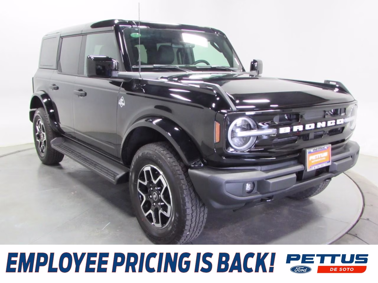 2026 Shadow Black Ford Bronco Outer Banks 4X4 SUV