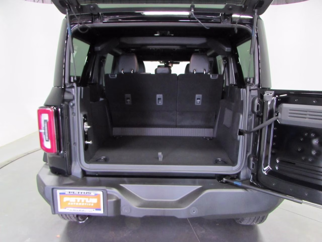 2026 Shadow Black Ford Bronco Outer Banks 4X4 SUV