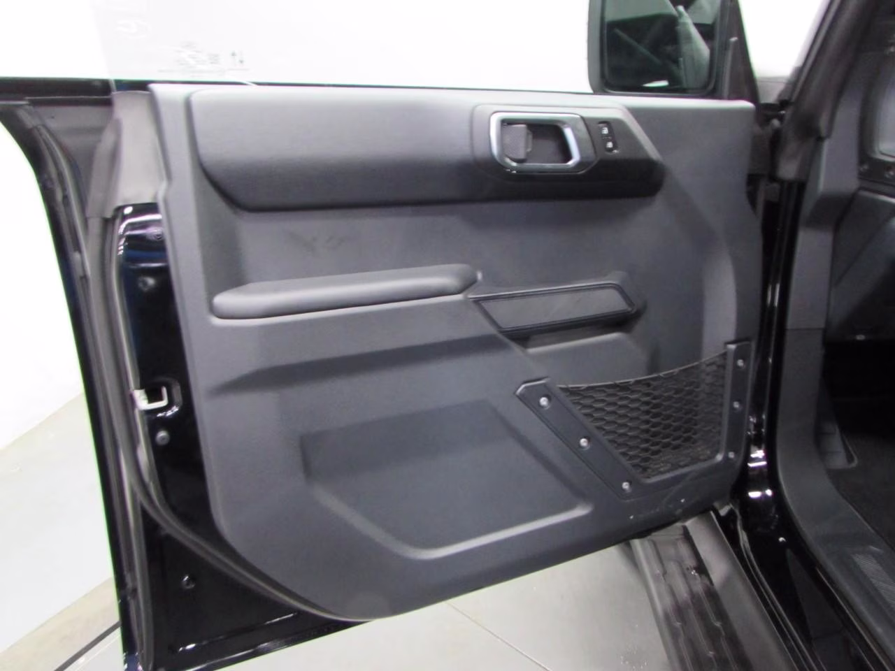 2026 Shadow Black Ford Bronco Outer Banks 4X4 SUV