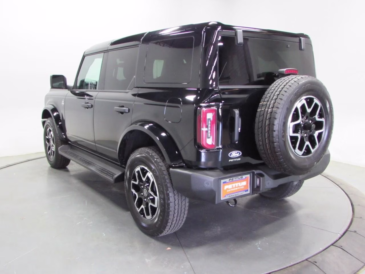 2026 Shadow Black Ford Bronco Outer Banks 4X4 SUV