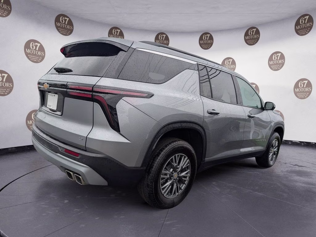 2024 Sterling Gray Metallic Chevrolet Traverse LT FWD SUV