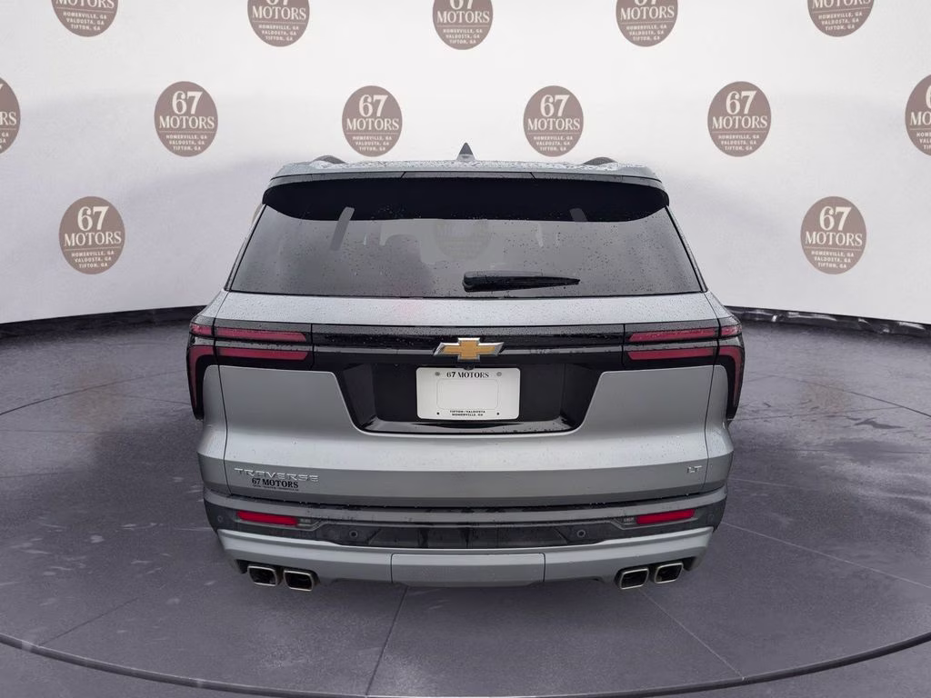 2024 Sterling Gray Metallic Chevrolet Traverse LT FWD SUV
