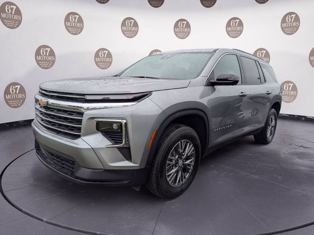 2024 Sterling Gray Metallic Chevrolet Traverse LT FWD SUV